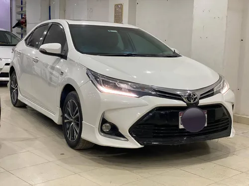 Toyota Corolla Altis Grande X CVT-i 1.8 Beige Interior 2021
