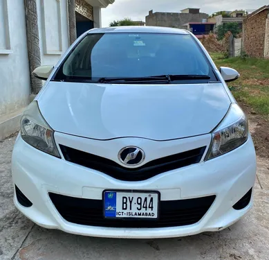 Toyota Vitz F 1.0 2011