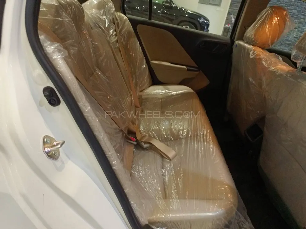 Honda City 2025 for Sale in Lahore Honda City 2025 for Sale in Lahore Image-8
