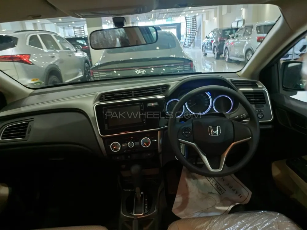 Honda City 2025 for Sale in Lahore Honda City 2025 for Sale in Lahore Image-9
