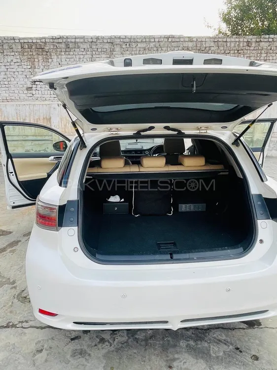 Lexus CT200h 2011 for Sale in Rawalpindi Lexus CT200h 2011 for Sale in Rawalpindi Image-6
