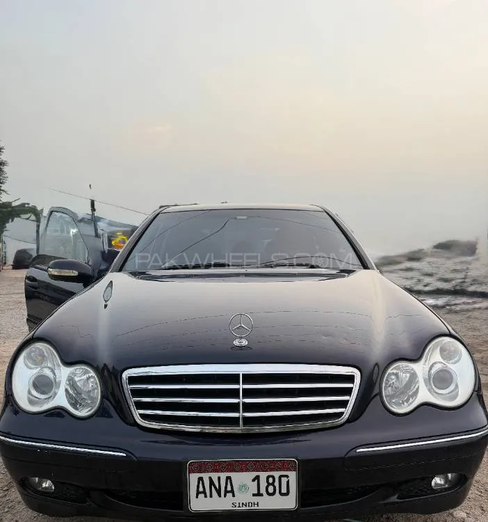 Mercedes Benz C Class 2005 for Sale in Islamabad Image-1