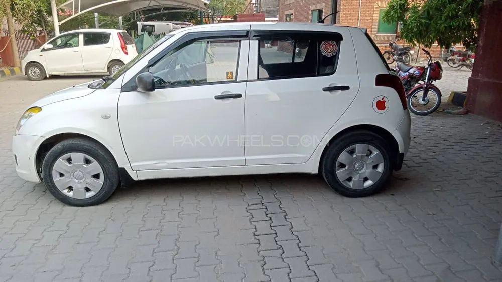 سوزوکی سوئفٹ 2015 for Sale in منڈی بہاؤ الدین سوزوکی سوئفٹ 2015 for Sale in منڈی بہاؤ الدین Image-5