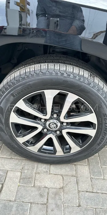 Toyota Land Cruiser 2012 for Sale in Lahore Toyota Land Cruiser 2012 for Sale in Lahore Image-3