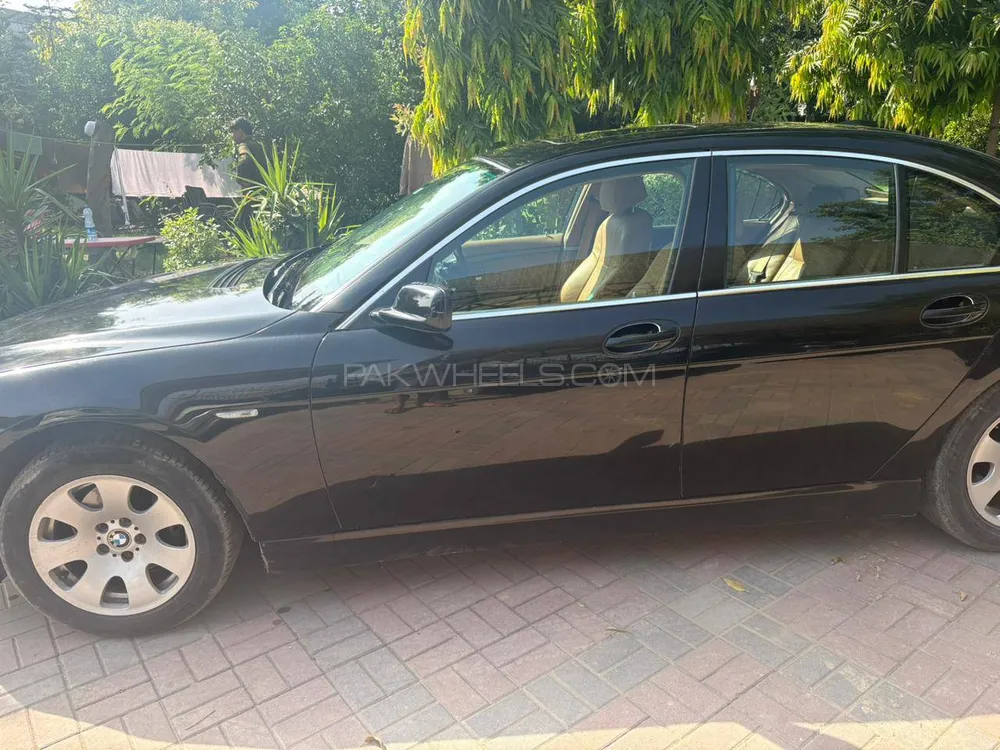 بی ایم ڈبلیو 7 سیریز 2005 for Sale in لاہور بی ایم ڈبلیو 7 سیریز 2005 for Sale in لاہور Image-3