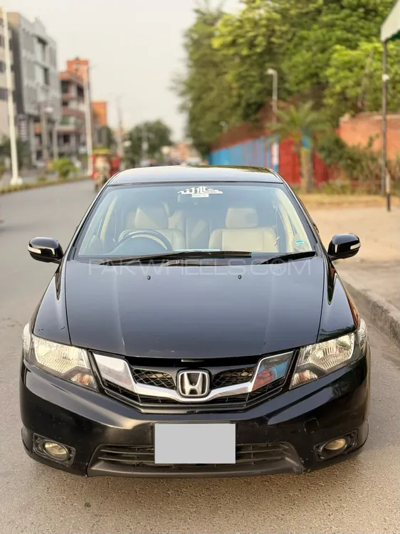Honda City 2017 for Sale in Faisalabad Image-1