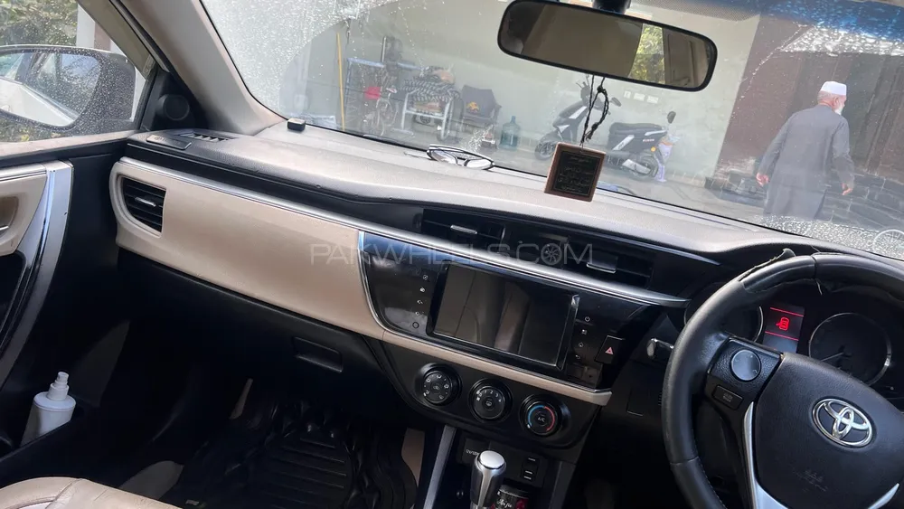 Toyota Corolla 2016 for Sale in Islamabad Image-1