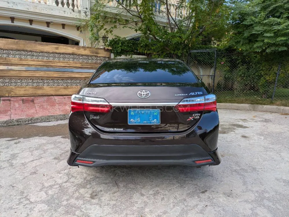 Toyota Corolla 2017 for Sale in Islamabad Image-1