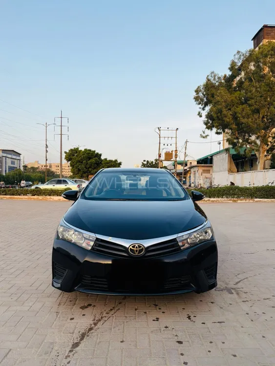 Toyota Corolla 2015 for Sale in Karachi Image-1