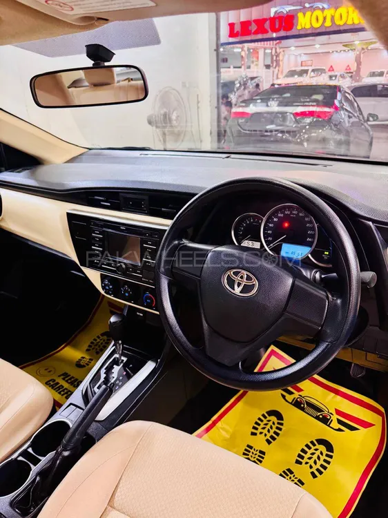 Toyota Corolla 2018 for Sale in Peshawar Toyota Corolla 2018 for Sale in Peshawar Image-8