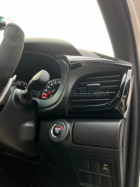 Toyota Hilux 2023 for Sale in Lahore Toyota Hilux 2023 for Sale in Lahore Image-6