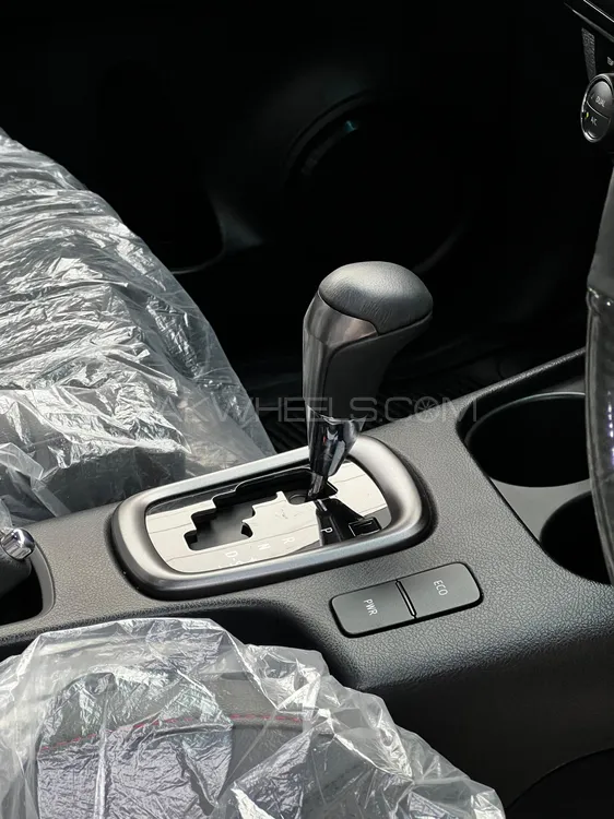 Toyota Hilux 2023 for Sale in Lahore Toyota Hilux 2023 for Sale in Lahore Image-9