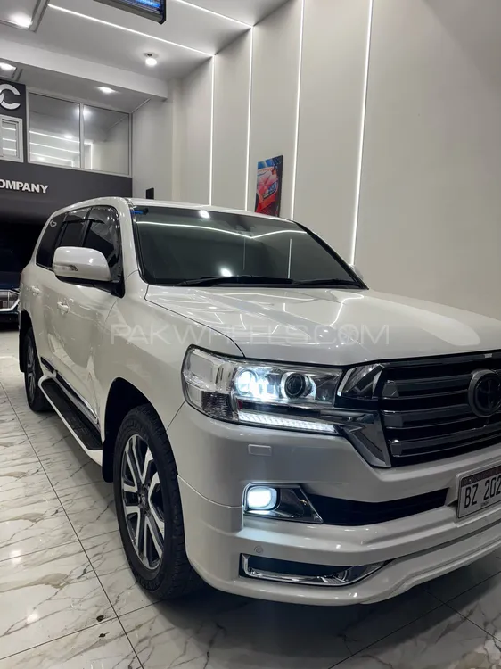 Toyota Land Cruiser 2017 for Sale in Karachi Toyota Land Cruiser 2017 for Sale in Karachi Image-4