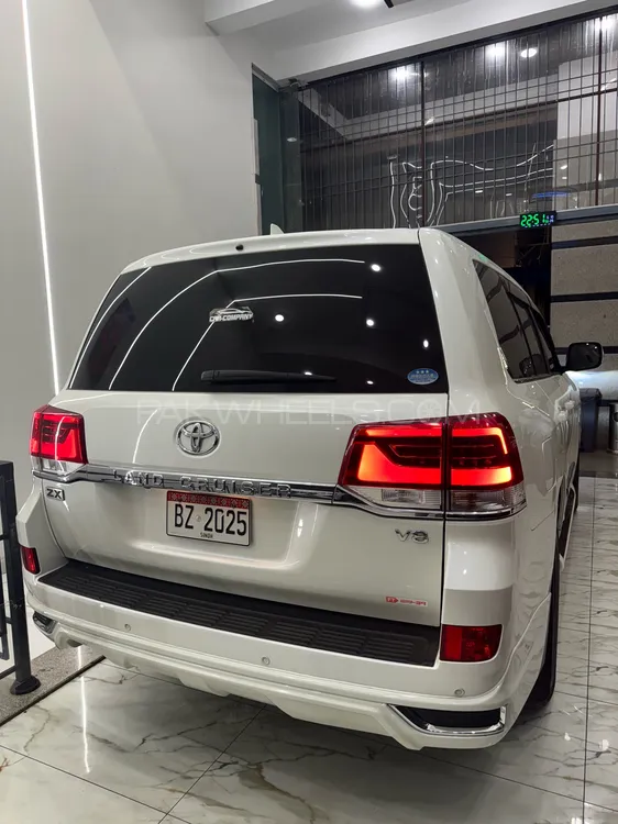 Toyota Land Cruiser 2017 for Sale in Karachi Toyota Land Cruiser 2017 for Sale in Karachi Image-5