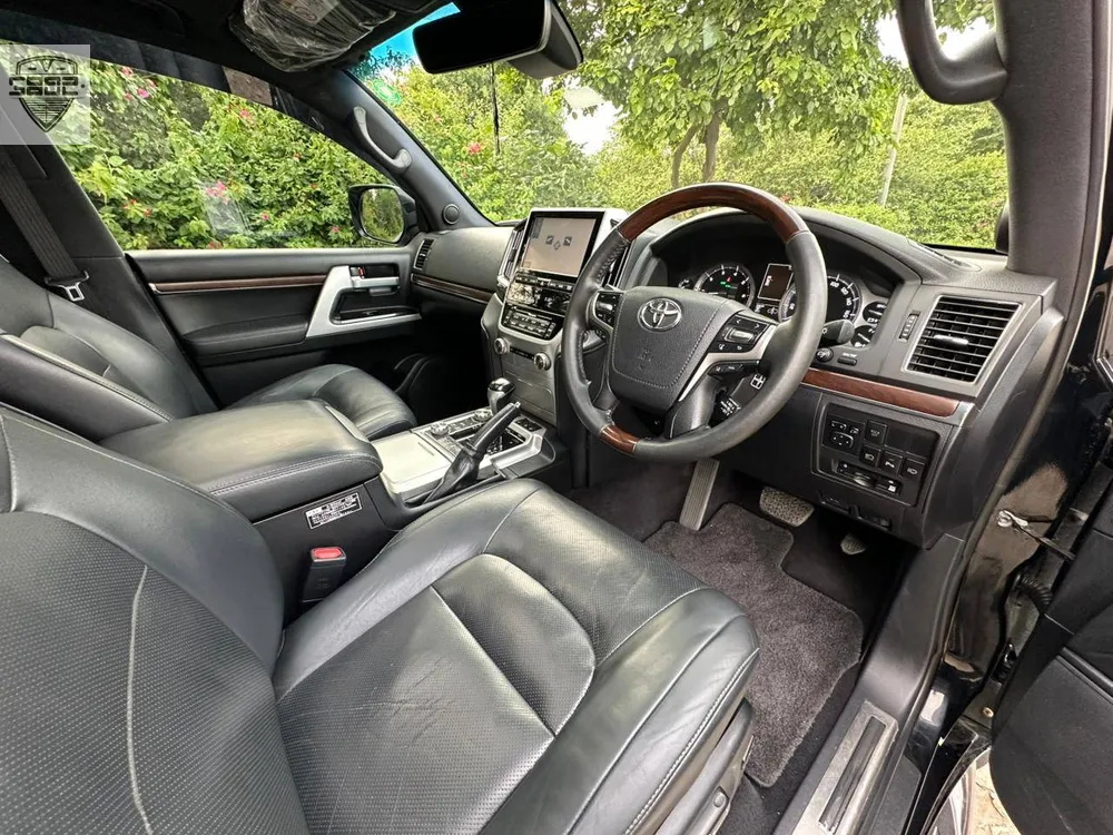 Toyota Land Cruiser 2015 for Sale in Lahore Toyota Land Cruiser 2015 for Sale in Lahore Image-12