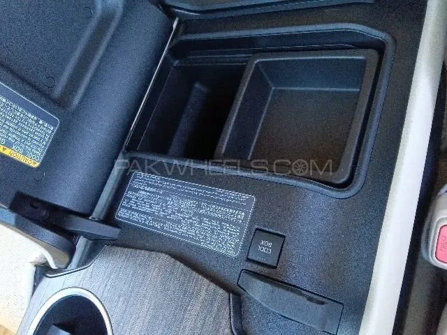 Toyota Land Cruiser 2022 for Sale in Karachi Toyota Land Cruiser 2022 for Sale in Karachi Image-14