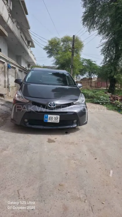 Toyota Prius 2013 for Sale in Lahore Image-1