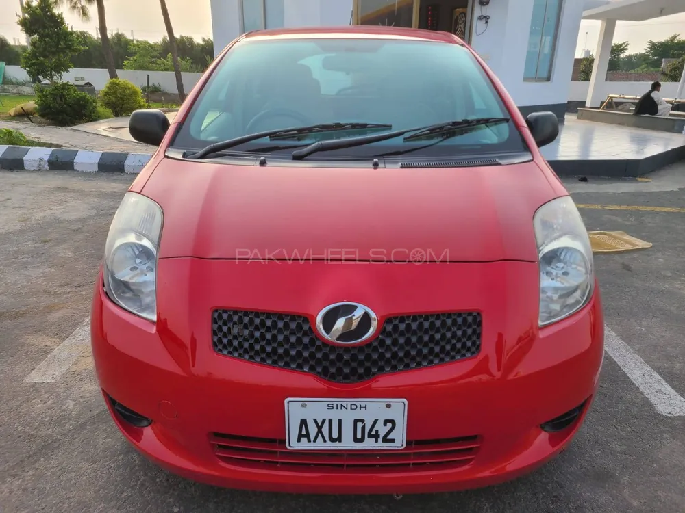 Toyota Vitz 2007 for Sale in Okara Image-1