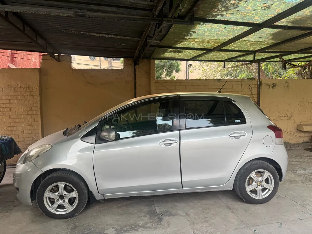 Toyota Vitz 2007 for Sale in Lahore Image-1