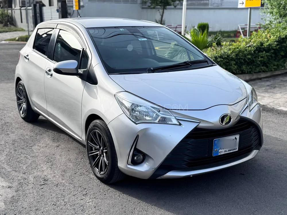 Toyota Vitz 2018 for Sale in Sialkot Image-1