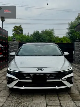 Hyundai Elantra Hybrid 2025