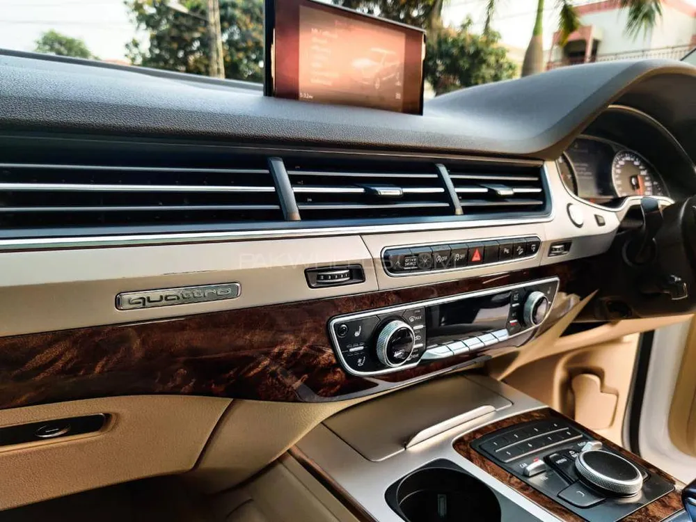 Audi Q7 2017 for Sale in Islamabad Audi Q7 2017 for Sale in Islamabad Image-16