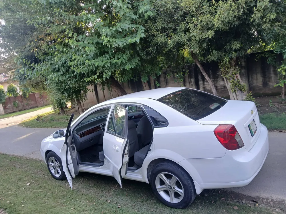 Chevrolet Optra 2007 for Sale in Lahore Image-1
