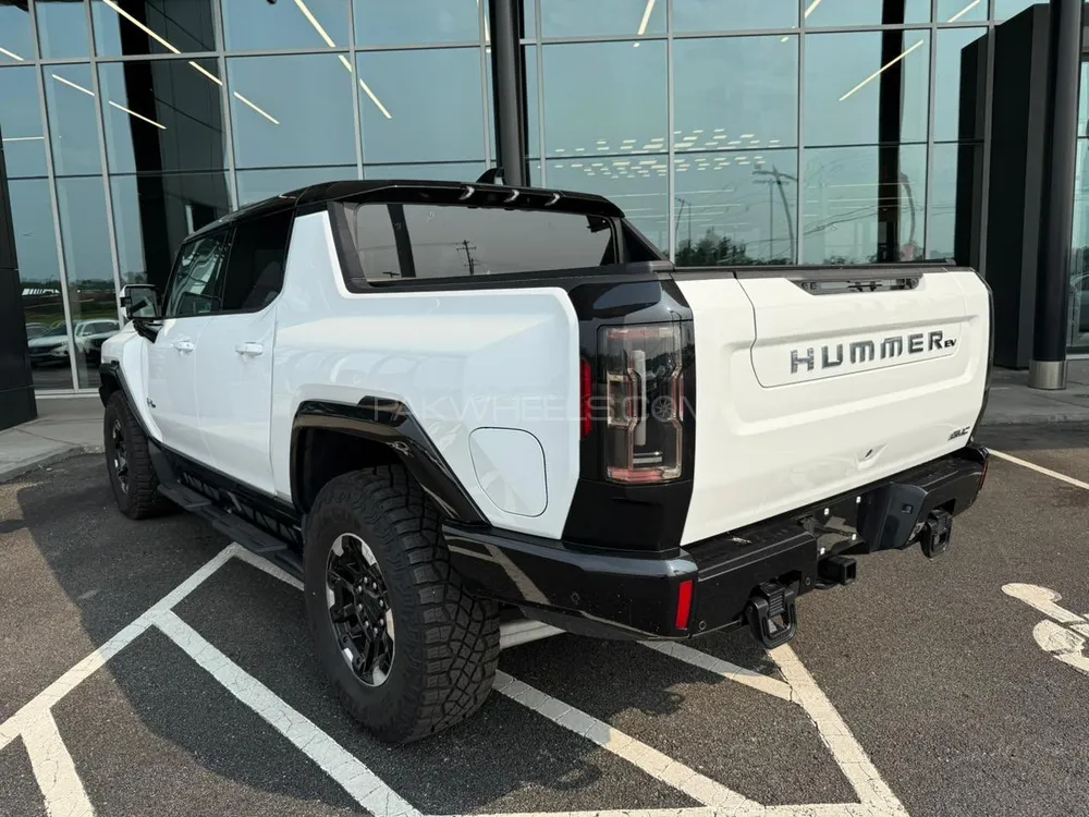 GMC Hummer EV 2022 for Sale in Karachi GMC Hummer EV 2022 for Sale in Karachi Image-4