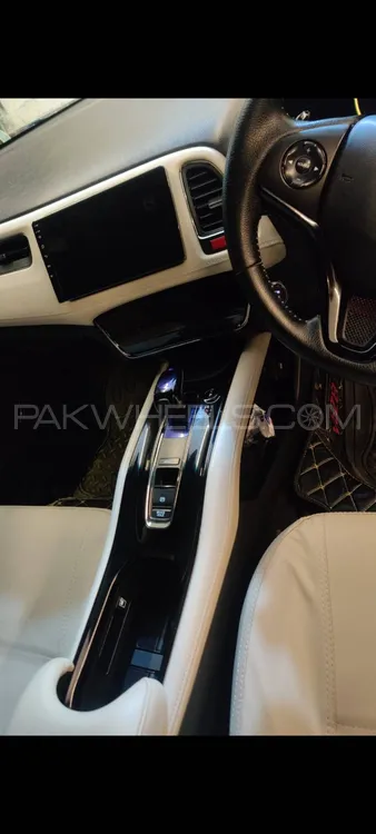 Honda Vezel 2015 for Sale in Bahawalpur Honda Vezel 2015 for Sale in Bahawalpur Image-7