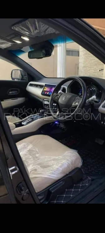 Honda Vezel 2015 for Sale in Bahawalpur Honda Vezel 2015 for Sale in Bahawalpur Image-8