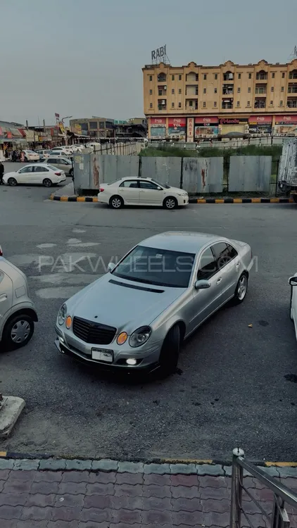 Mercedes Benz E Class 2004 for Sale in Islamabad Image-1