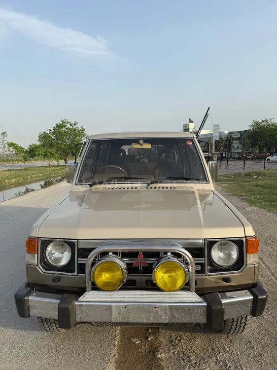 مٹسوبیشی پجیرو 1990 for Sale in اسلام آباد Image-1