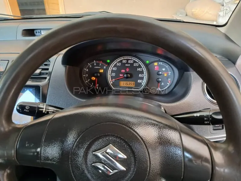 Suzuki Swift 2011 for Sale in Bannu Suzuki Swift 2011 for Sale in Bannu Image-3