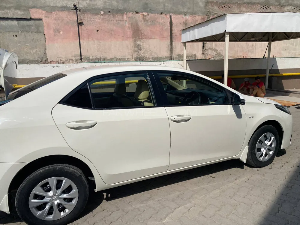 Toyota Corolla 2018 for Sale in Islamabad Image-1