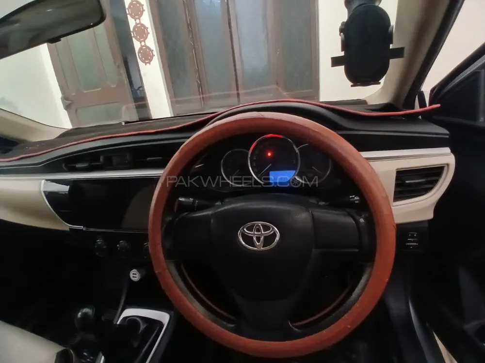 Toyota Corolla 2015 for Sale in Sargodha Image-1