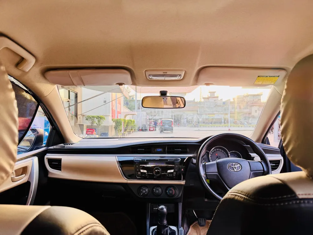 Toyota Corolla 2016 for Sale in Sialkot Image-1