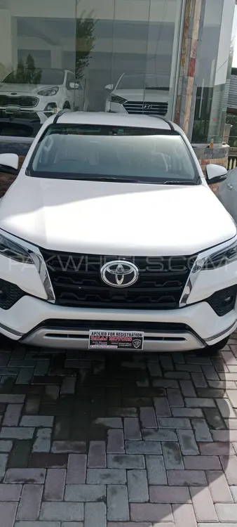 Toyota Fortuner 2021 for Sale in Mian Wali Image-1