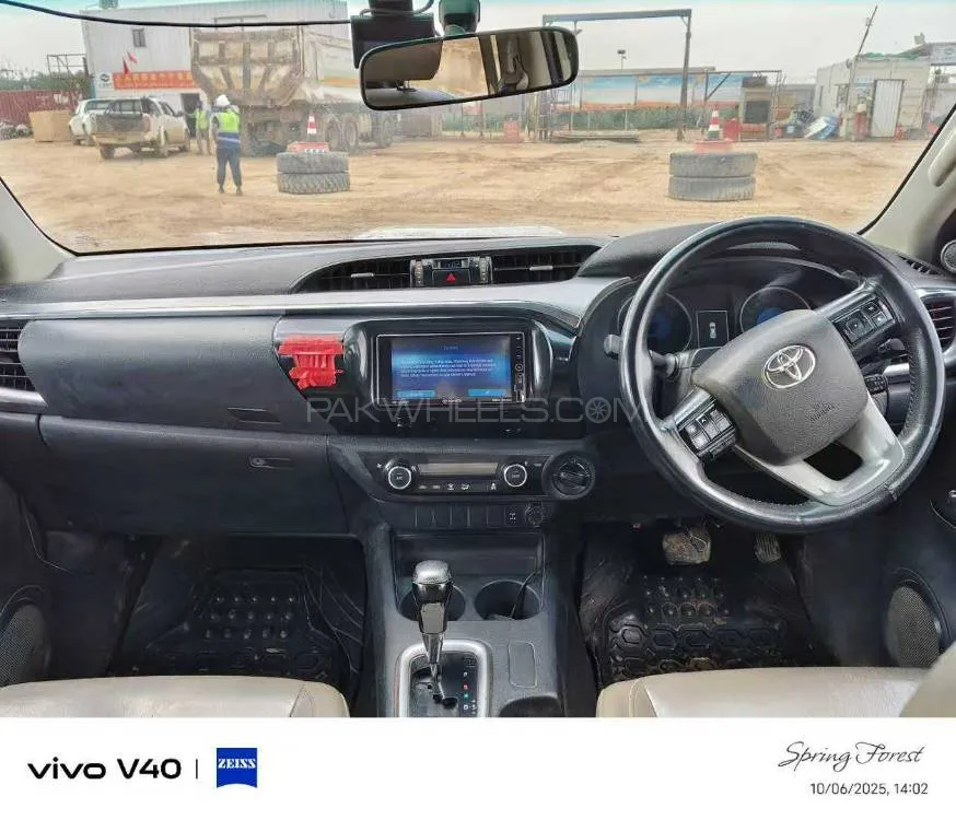 Toyota Hilux 2017 for Sale in Mithi Toyota Hilux 2017 for Sale in Mithi Image-7