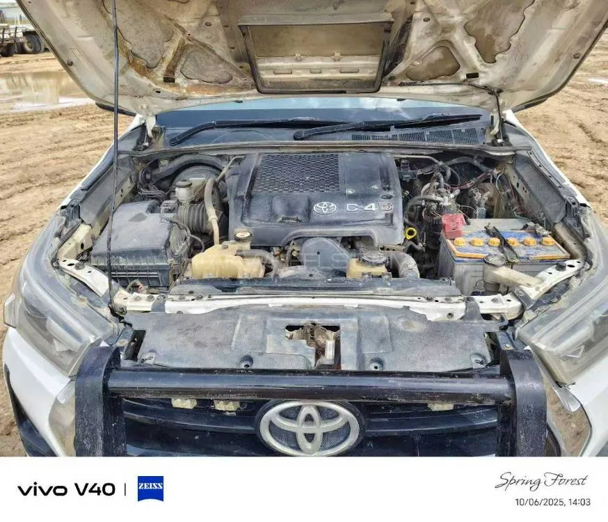 Toyota Hilux 2017 for Sale in Mithi Toyota Hilux 2017 for Sale in Mithi Image-9
