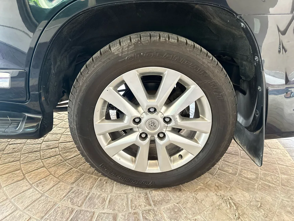 Toyota Land Cruiser 2012 for Sale in Faisalabad Toyota Land Cruiser 2012 for Sale in Faisalabad Image-9