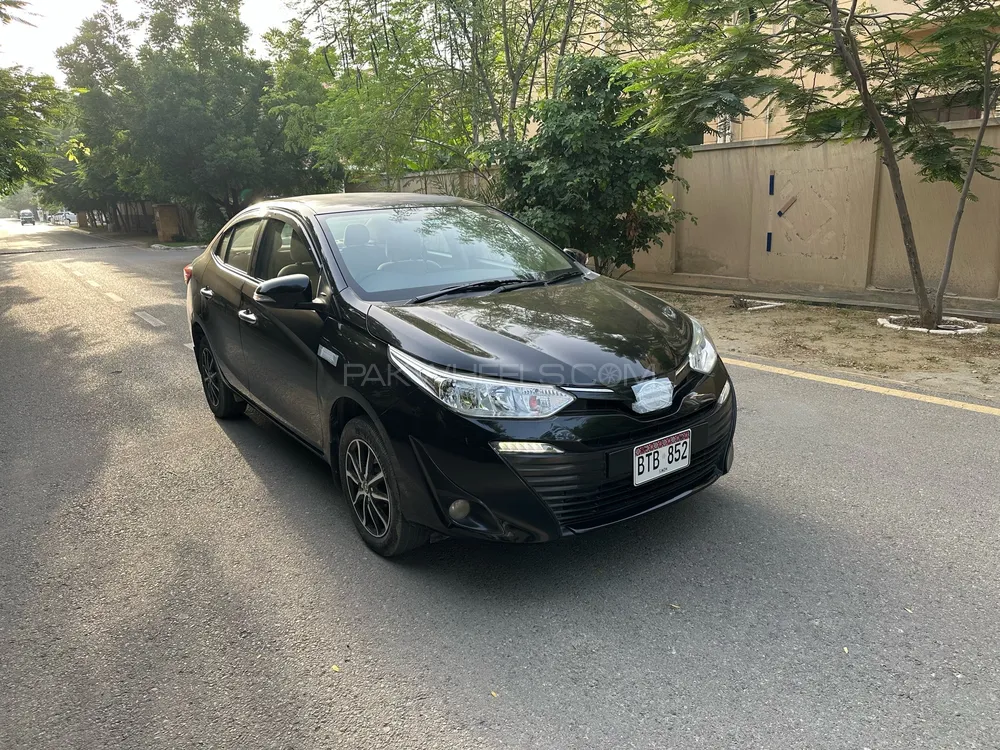 Toyota Yaris Sedan 2021 for Sale in Karachi Image-1