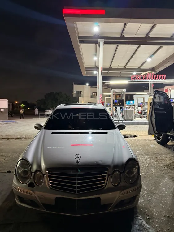 Mercedes Benz E Class 2004 for Sale in Karachi Image-1