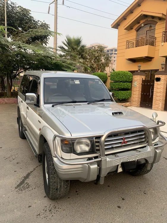 Mitsubishi Pajero 1996 for Sale in Lahore Image-1