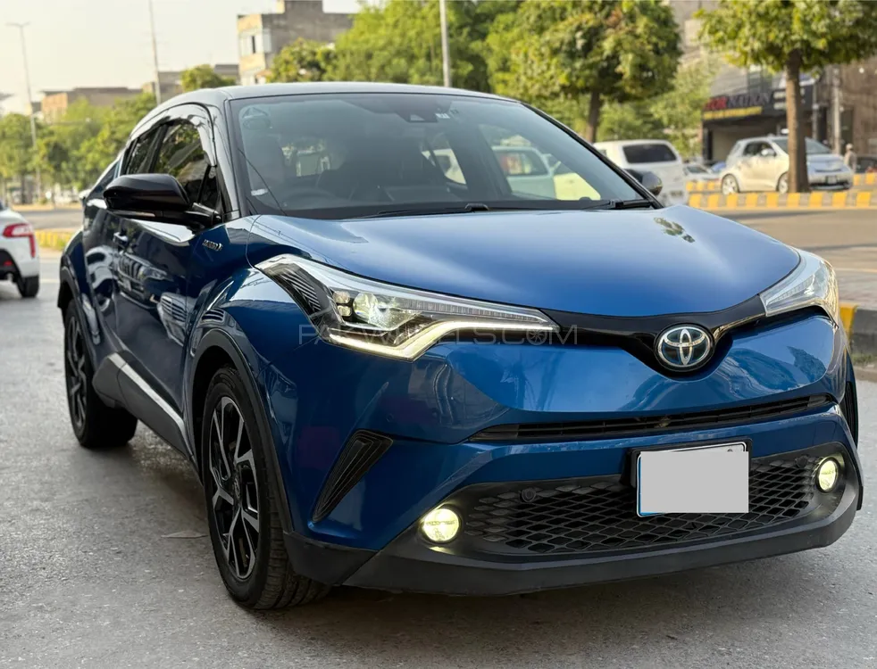 Toyota C-HR 2017 for Sale in Lahore Toyota C-HR 2017 for Sale in Lahore Image-14