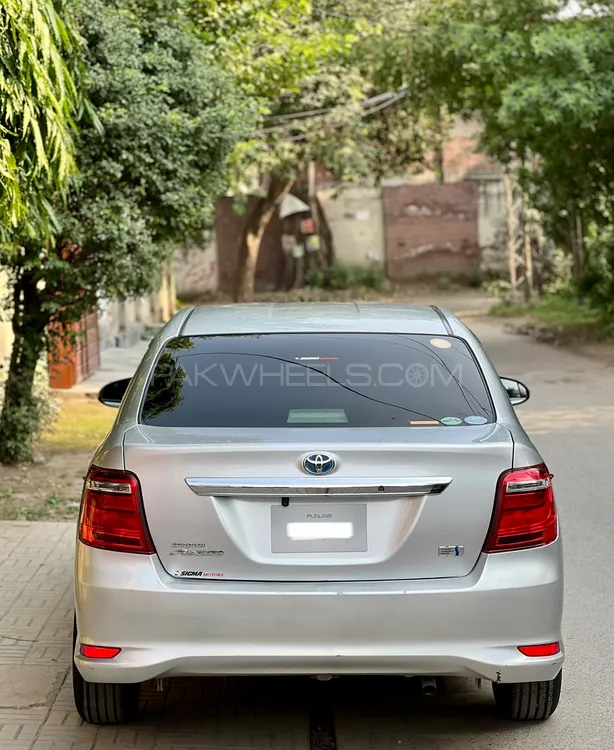 Toyota Corolla Axio 2017 for Sale in Lahore Image-1