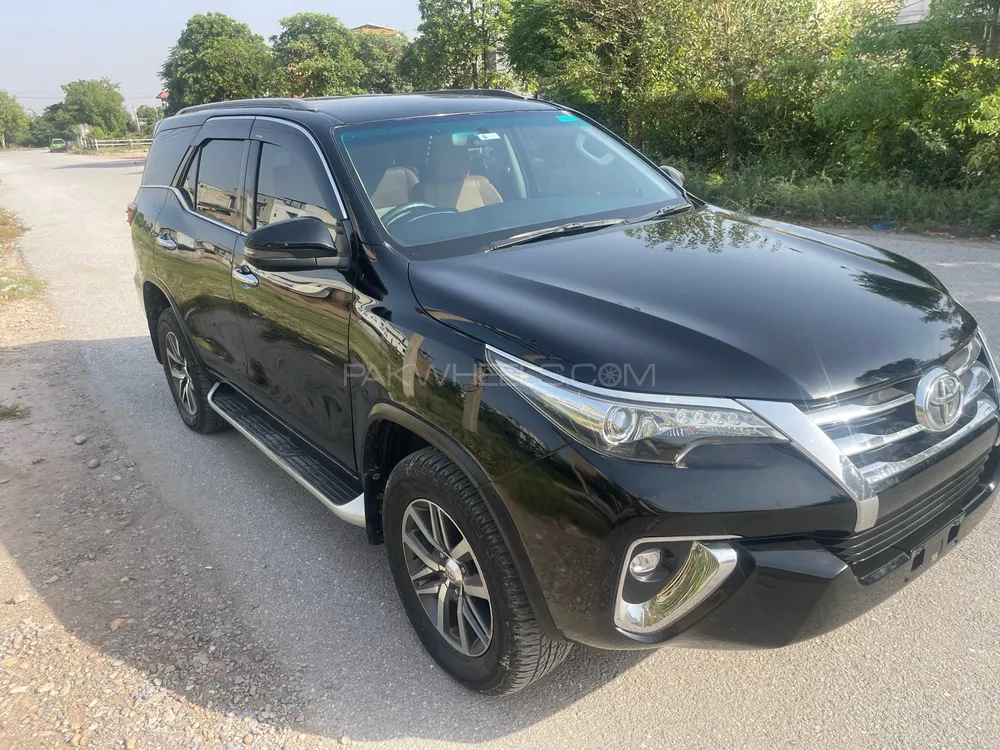 Toyota Fortuner 2018 for Sale in Peshawar Image-1