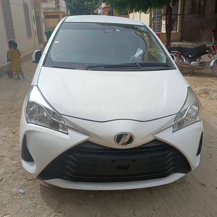 Toyota Vitz 2018 for Sale in Karachi Image-1