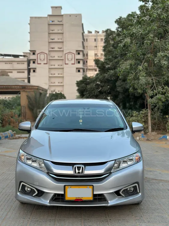Honda Grace Hybrid 2014 for Sale in Karachi Image-1