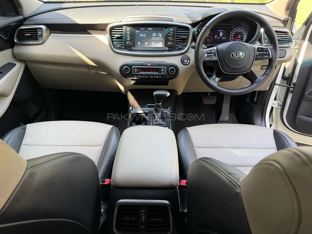 KIA Sorento 2023 for Sale in Lahore KIA Sorento 2023 for Sale in Lahore Image-10