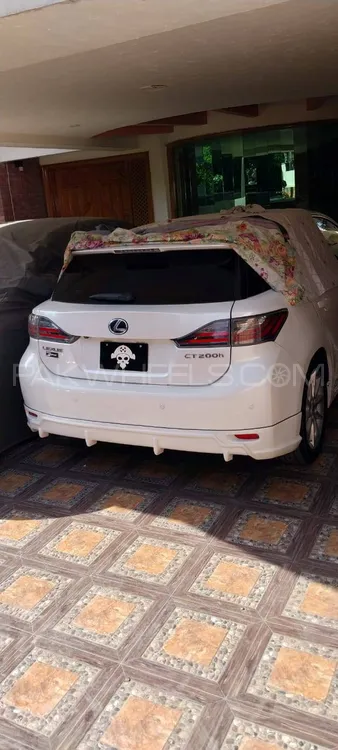 Lexus CT200h 2011 for Sale in Lahore Lexus CT200h 2011 for Sale in Lahore Image-2